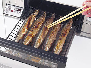 サンマなどの長い魚も丸ごと焼けます