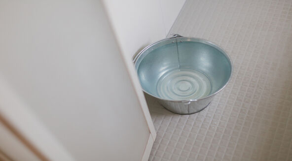 建物へのダメージを最小限に 雨漏りの応急処置をする際の方法 定額リフォームのリノコ