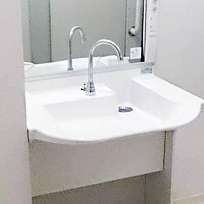 車椅子に座ったままでも使いやすい洗面台へ交換 東京都町田市の定額リフォームならリノコ